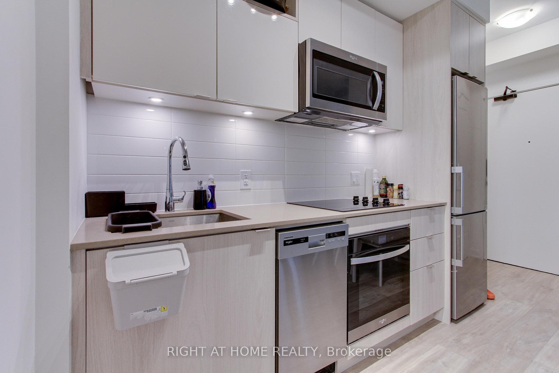 70 Princess Street Unit 312 B E photo 6