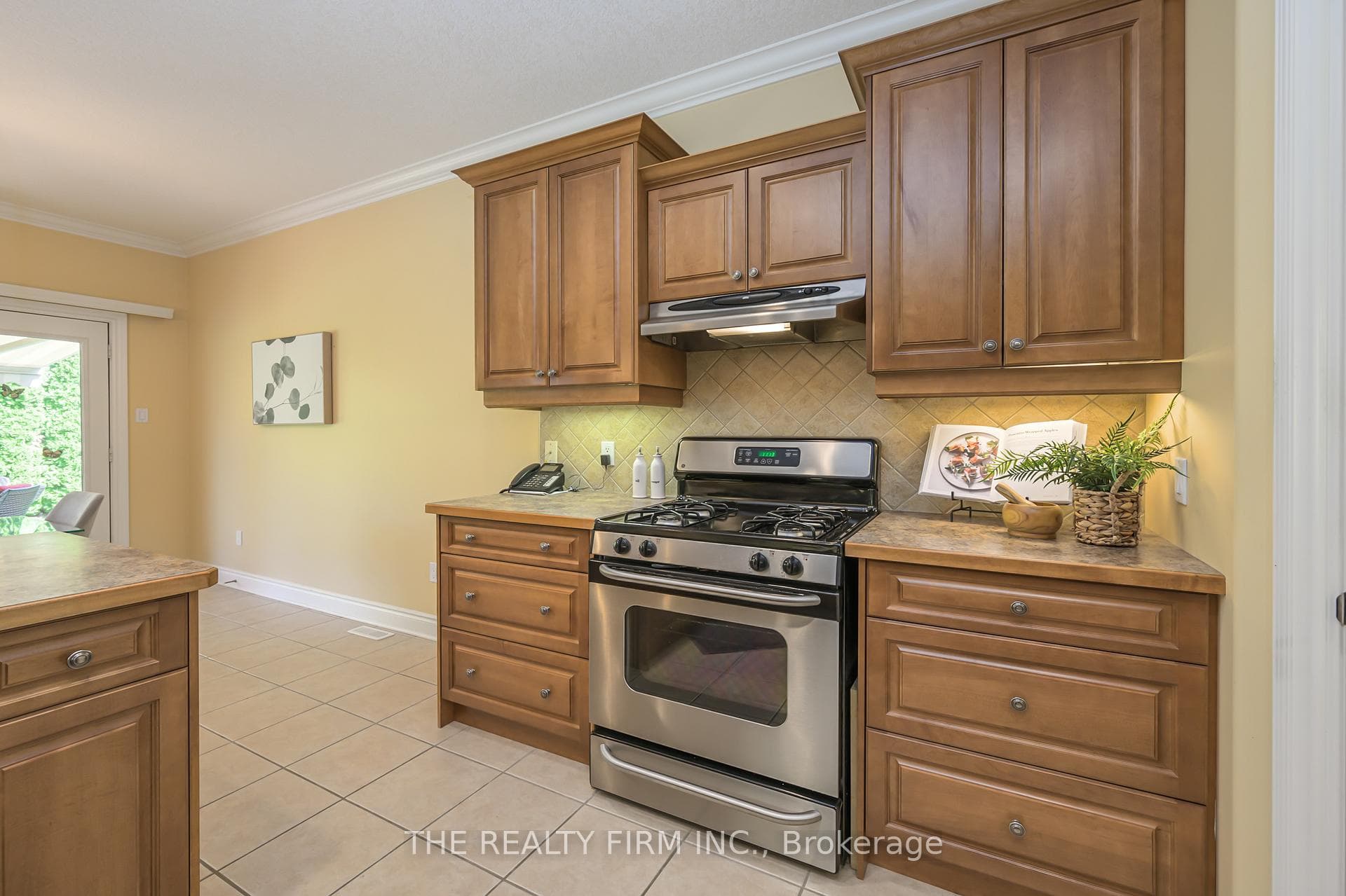 1174 Fogerty Street photo 18