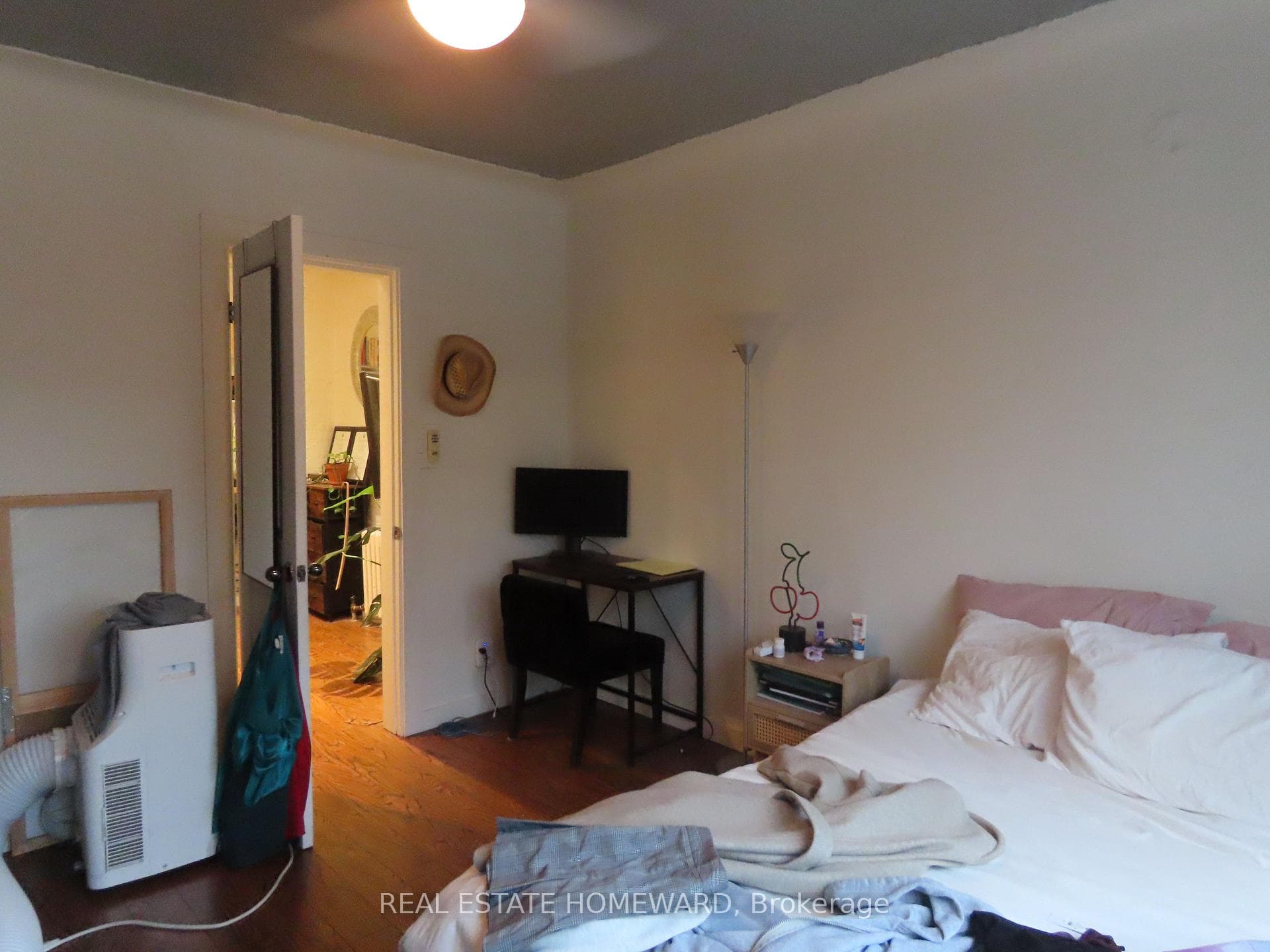 808 Dundas Street Unit 1 photo 8