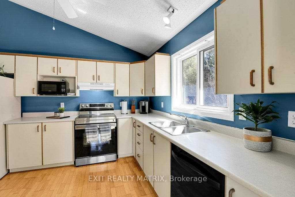 4301 Louis Forget Road photo 11