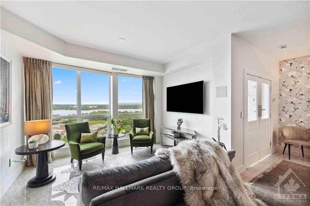 38 METROPOLE Unit 1803 photo 7