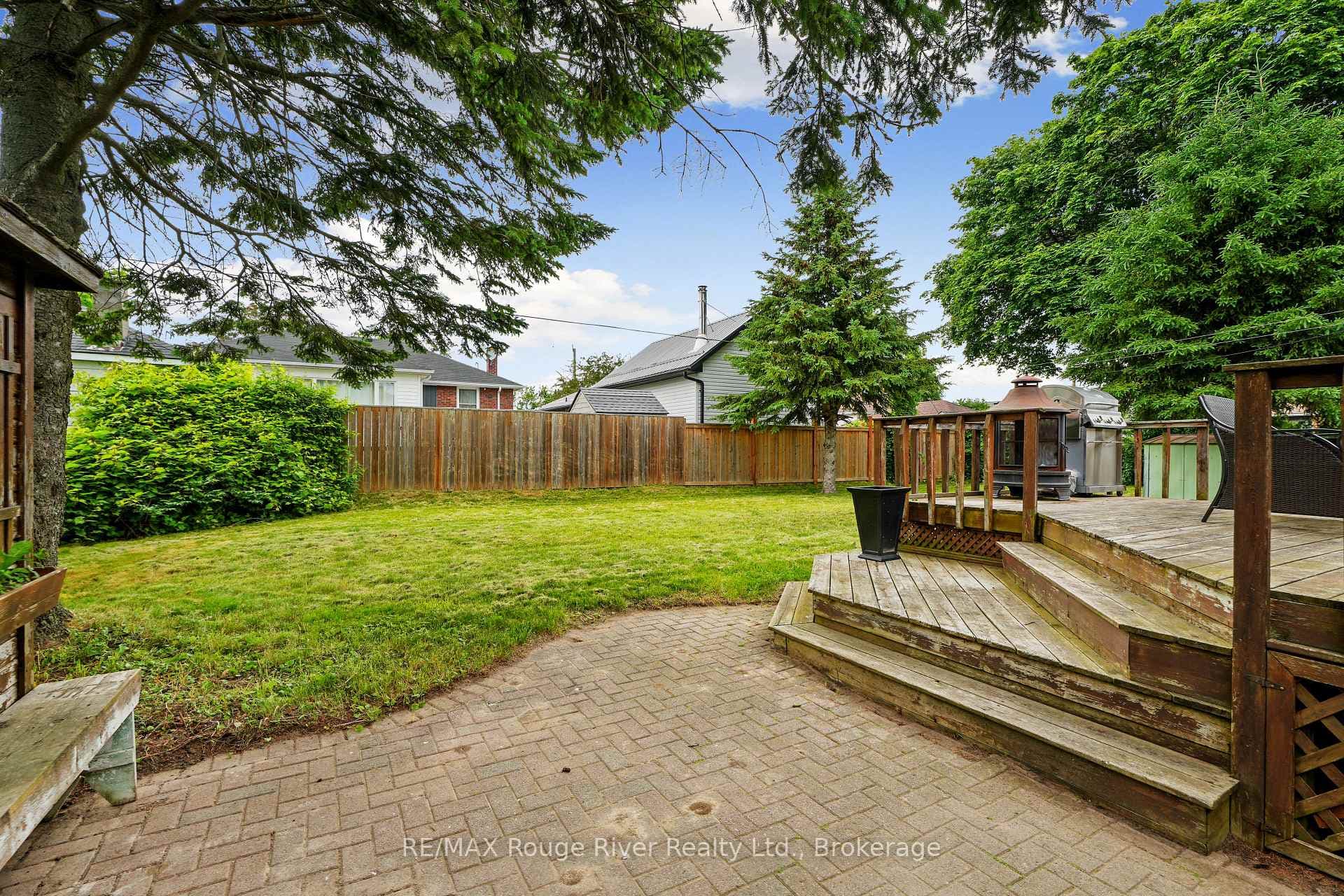528 Barbara Street photo 35