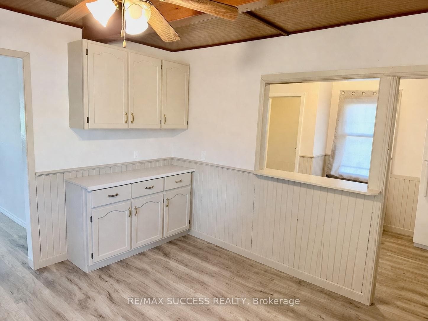 738 MOUNT PLEASANT Road photo 12