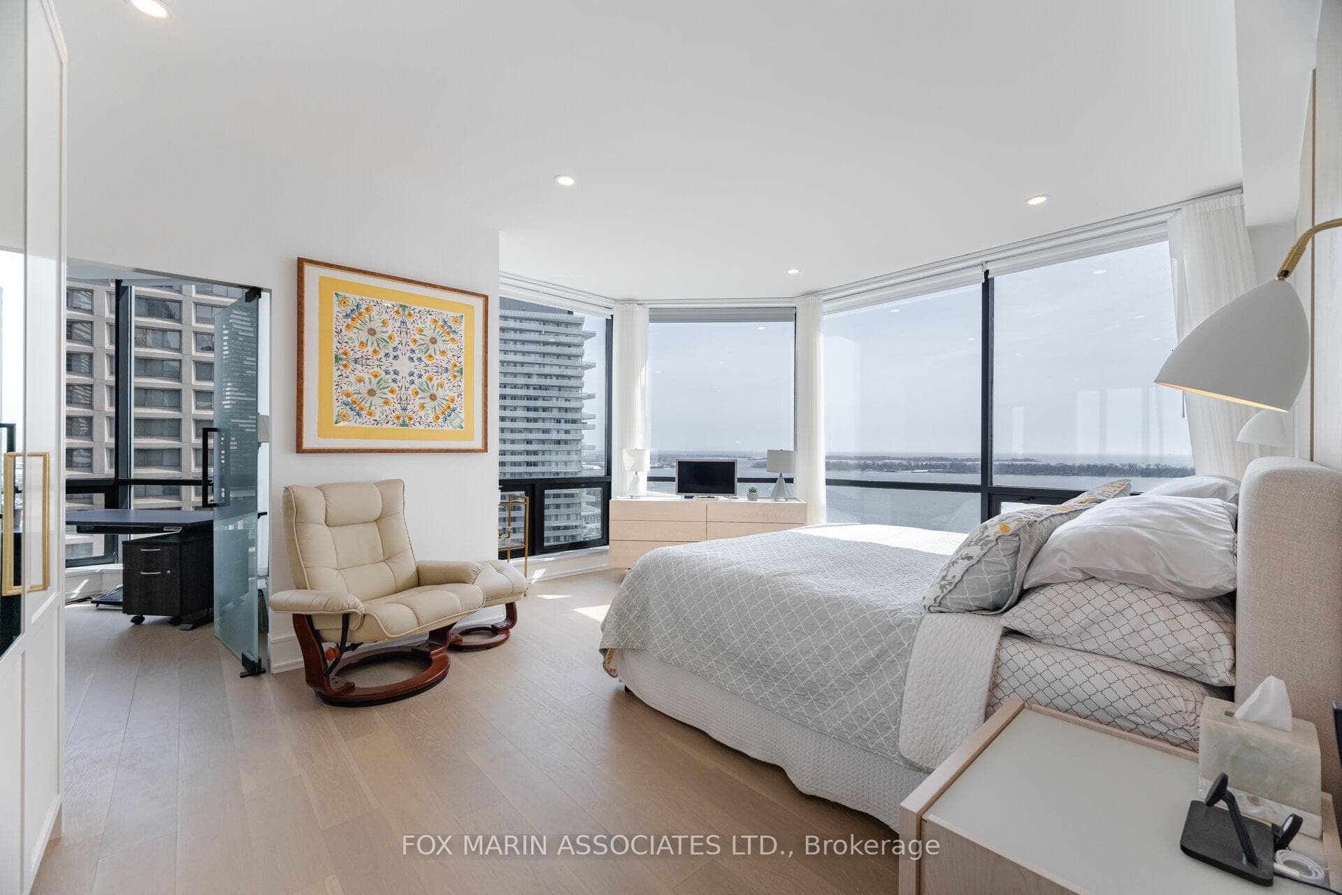 10 Queens Quay Unit 2502 photo 31