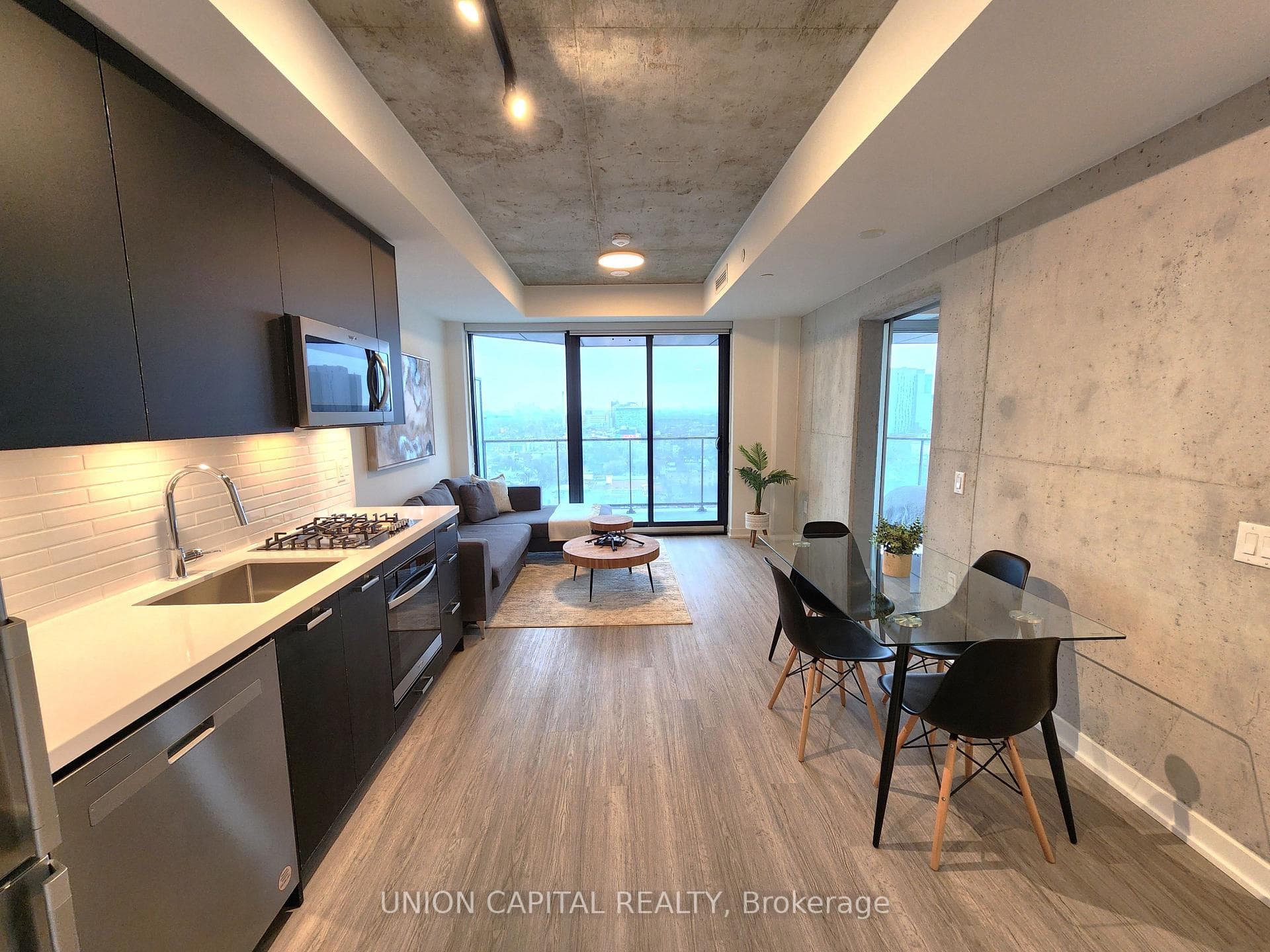 195 McCaul Street Unit 1601 photo 4