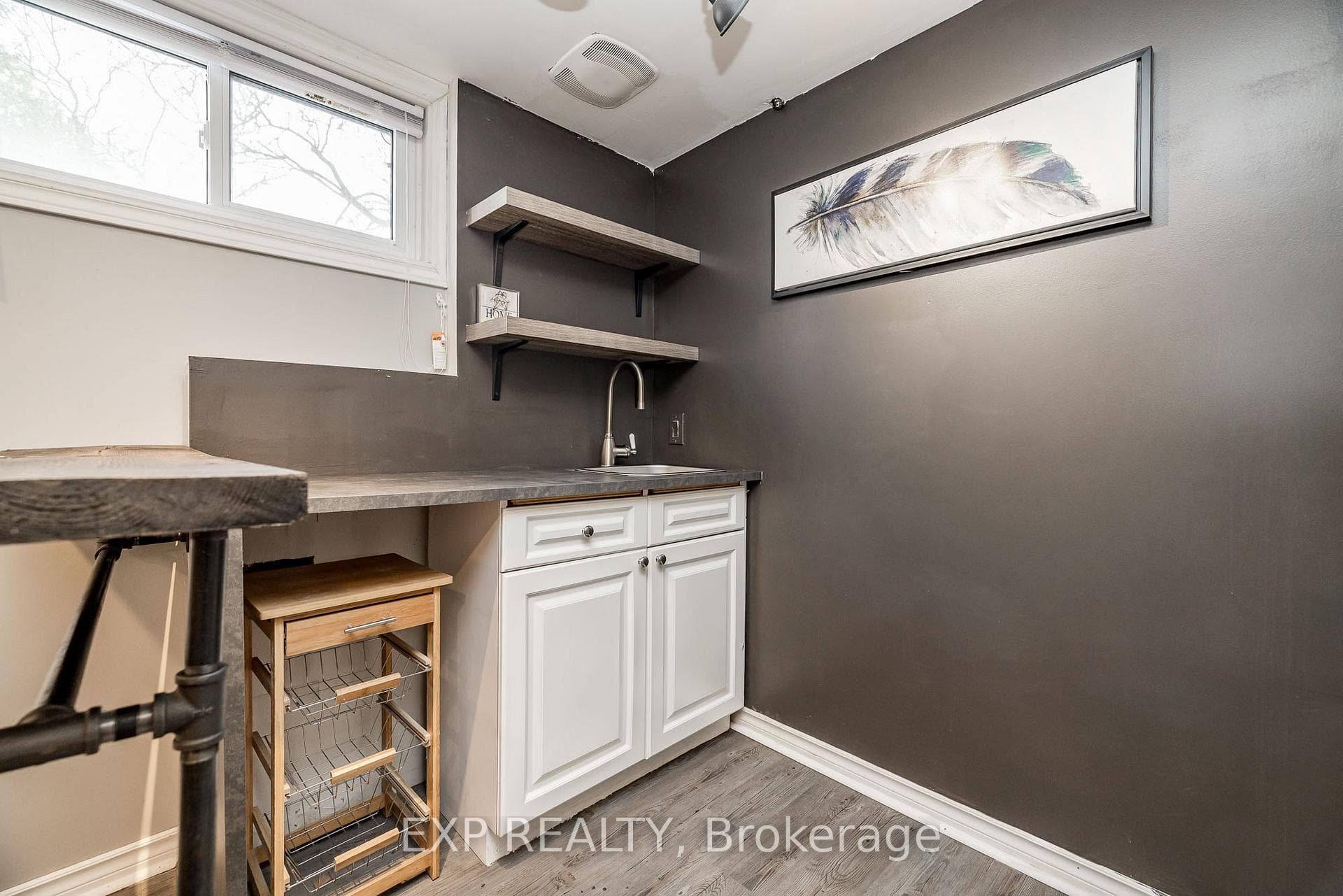 972 Arkell Street photo 34