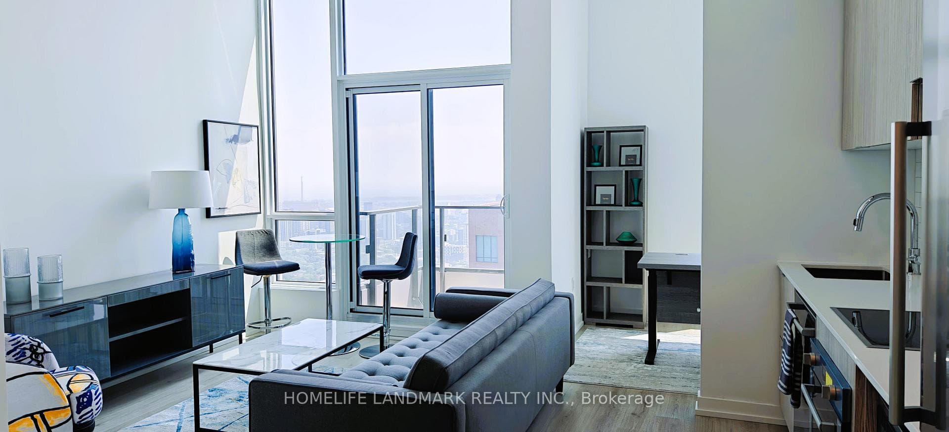 395 Bloor Street Unit 5501 photo 3