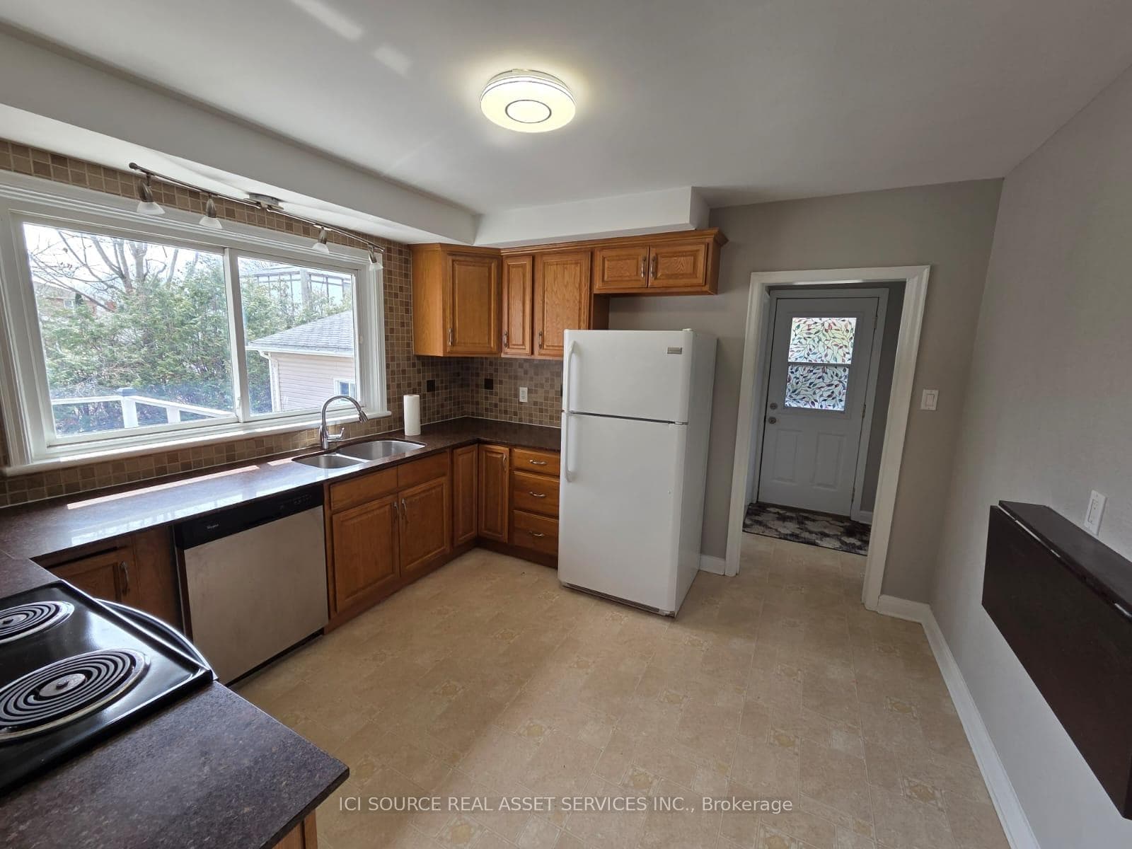 30 Sunnycrest Drive photo 9