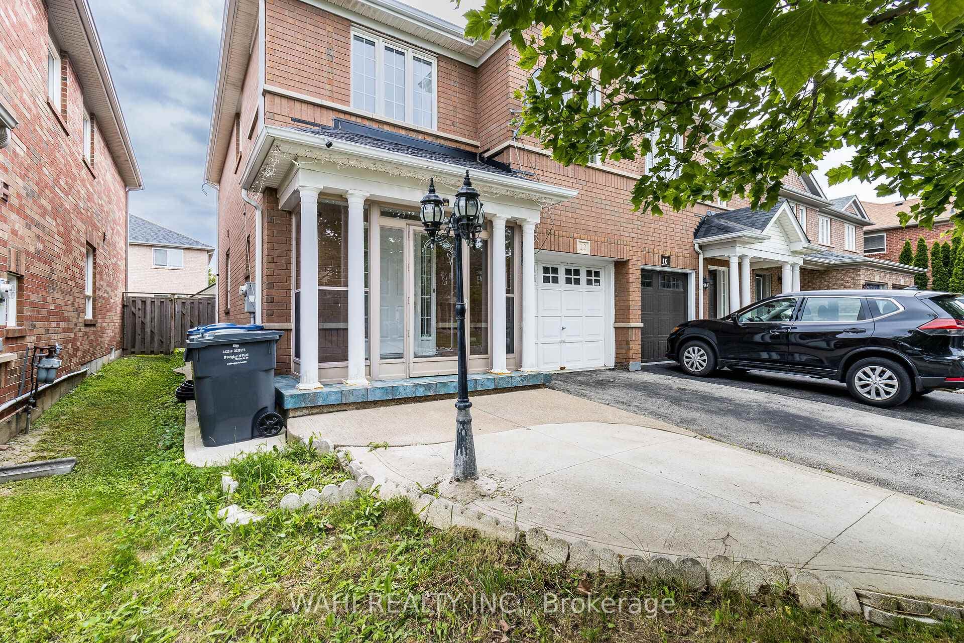 12 Tanglemere Crescent photo 4