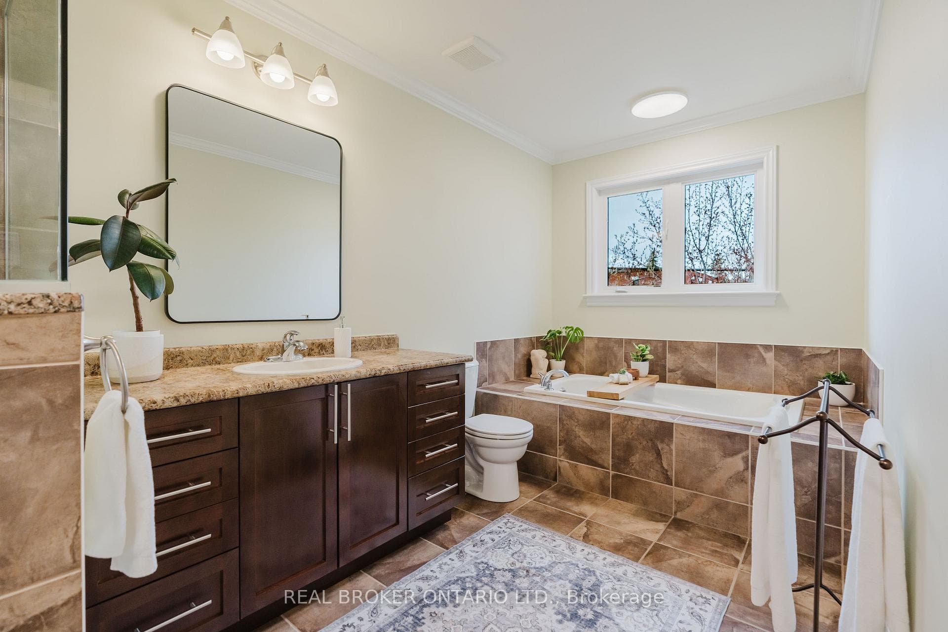 279 Currell Avenue photo 22