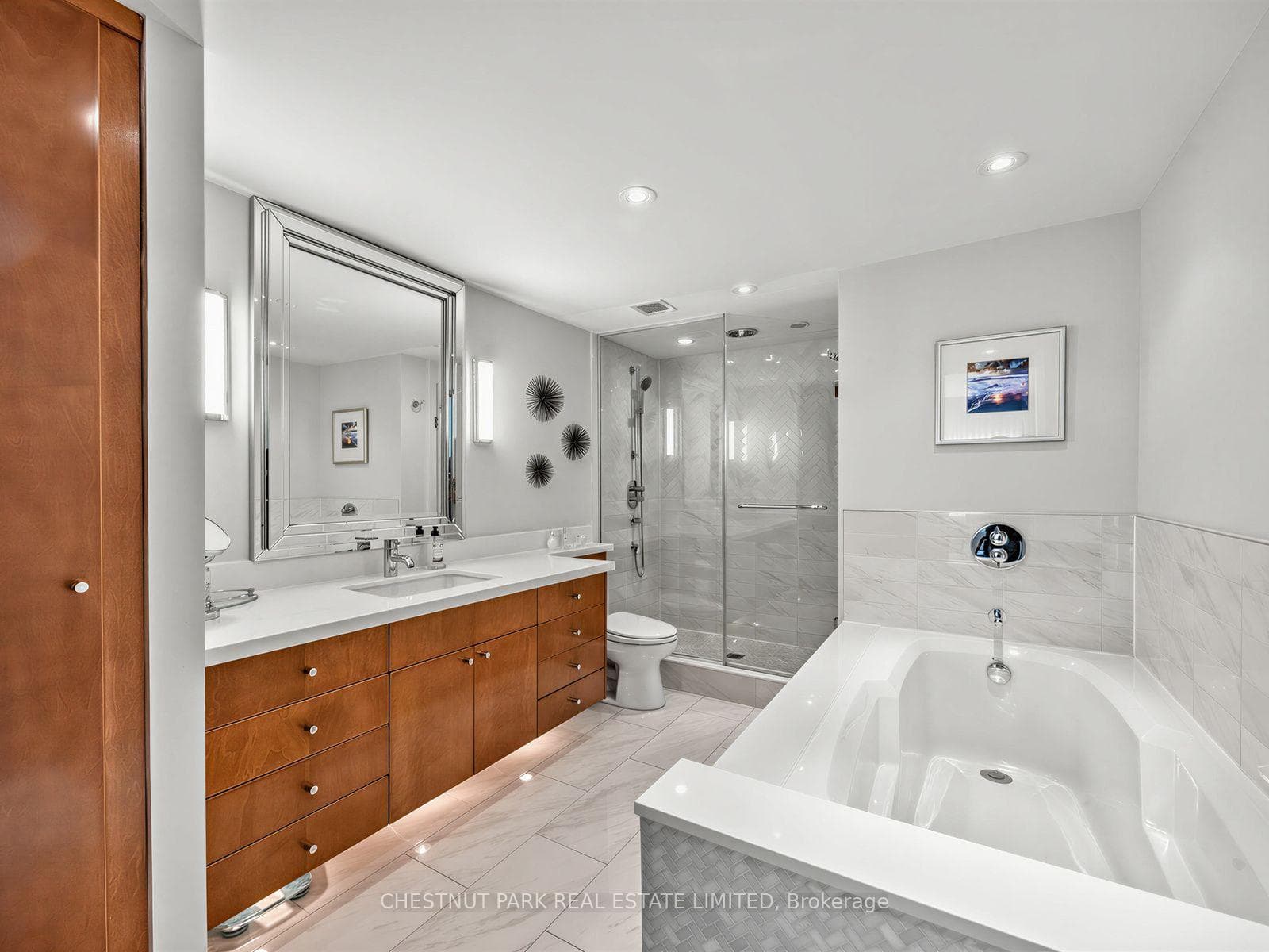625 Avenue Road Unit 304 photo 17