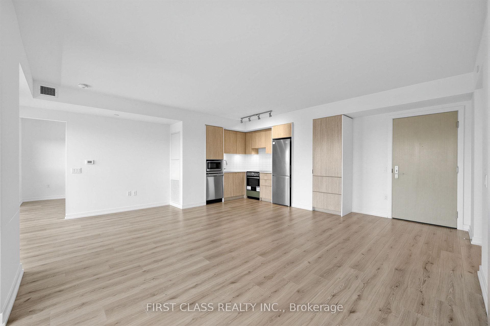 395 Bloor Street Unit 4203 photo 5