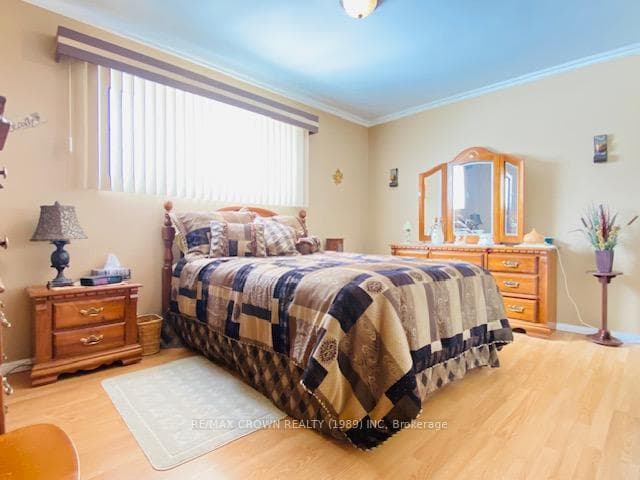 36 Seventh Ave Crescent photo 14