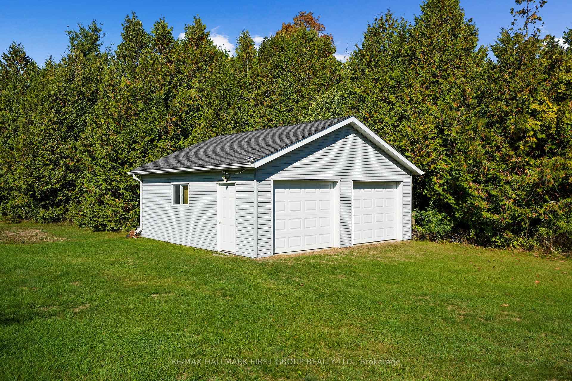 282 Lakeshore Road photo 47