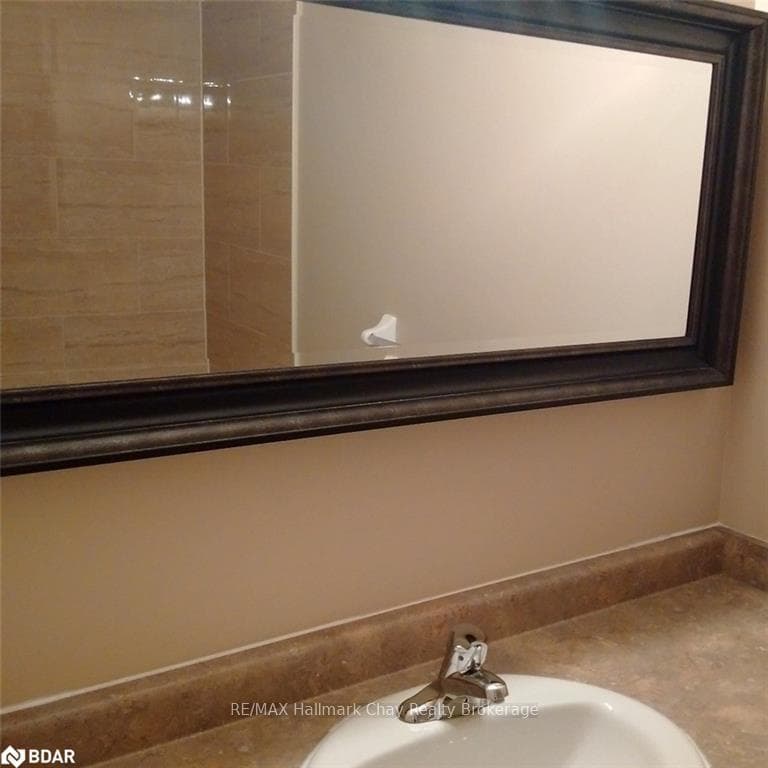 132 STONEMOUNT Crescent photo 15