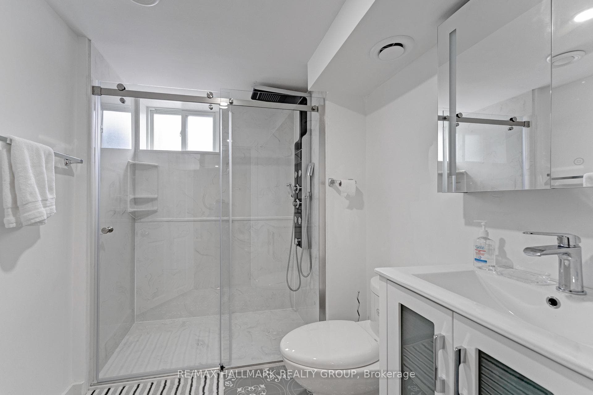Lower level 3 piece bathroom