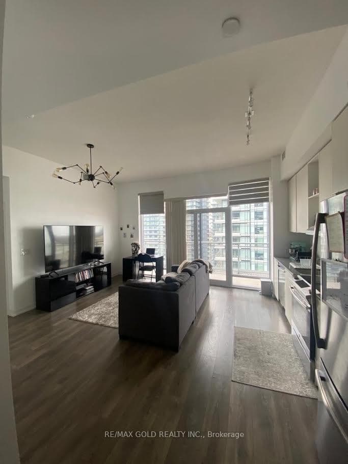 2520 Eglinton Avenue Unit 1404 photo 5