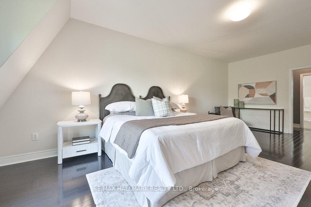 32 Lobo Mews photo 13