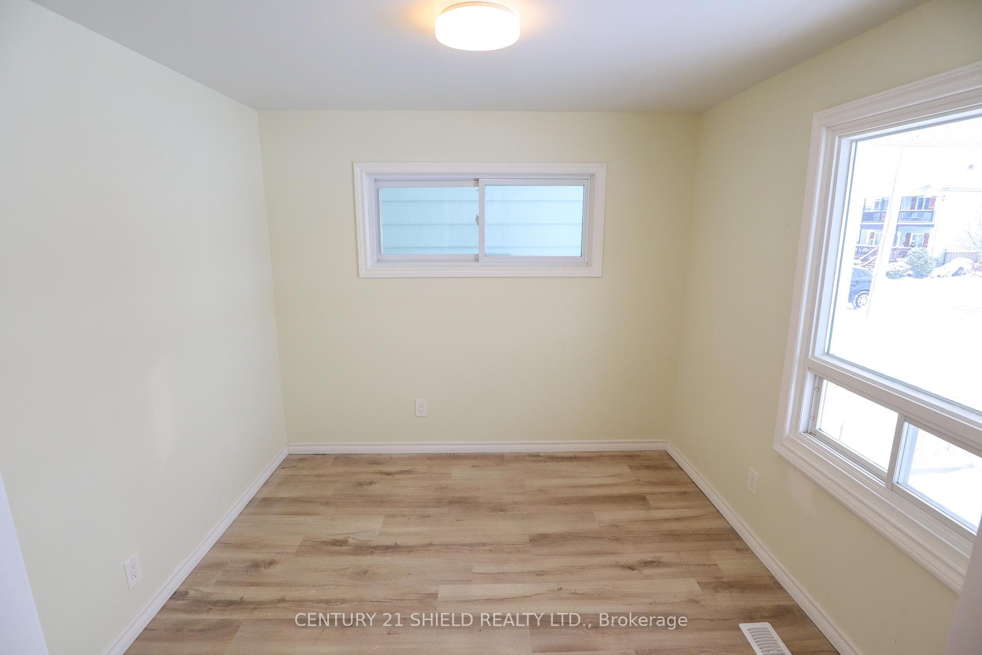 143 Carleton Street photo 20
