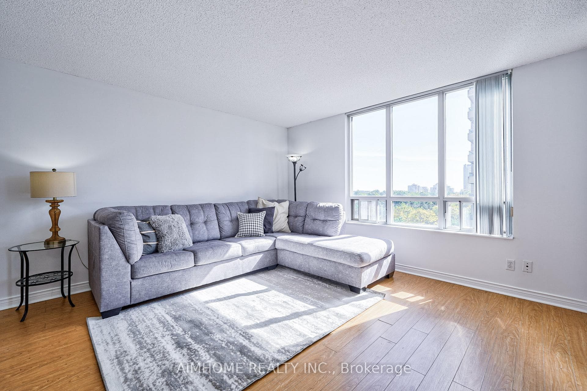 256 Doris Avenue Unit 710 photo 14