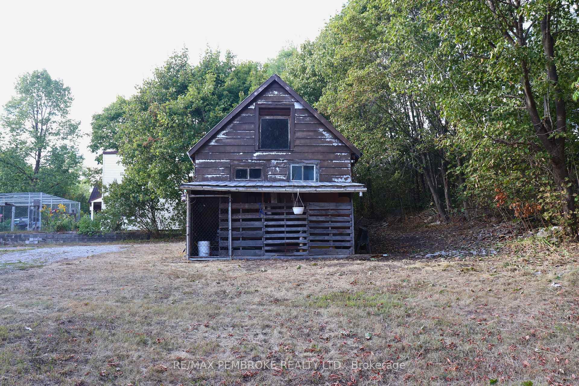 1796 Mill Street photo 4