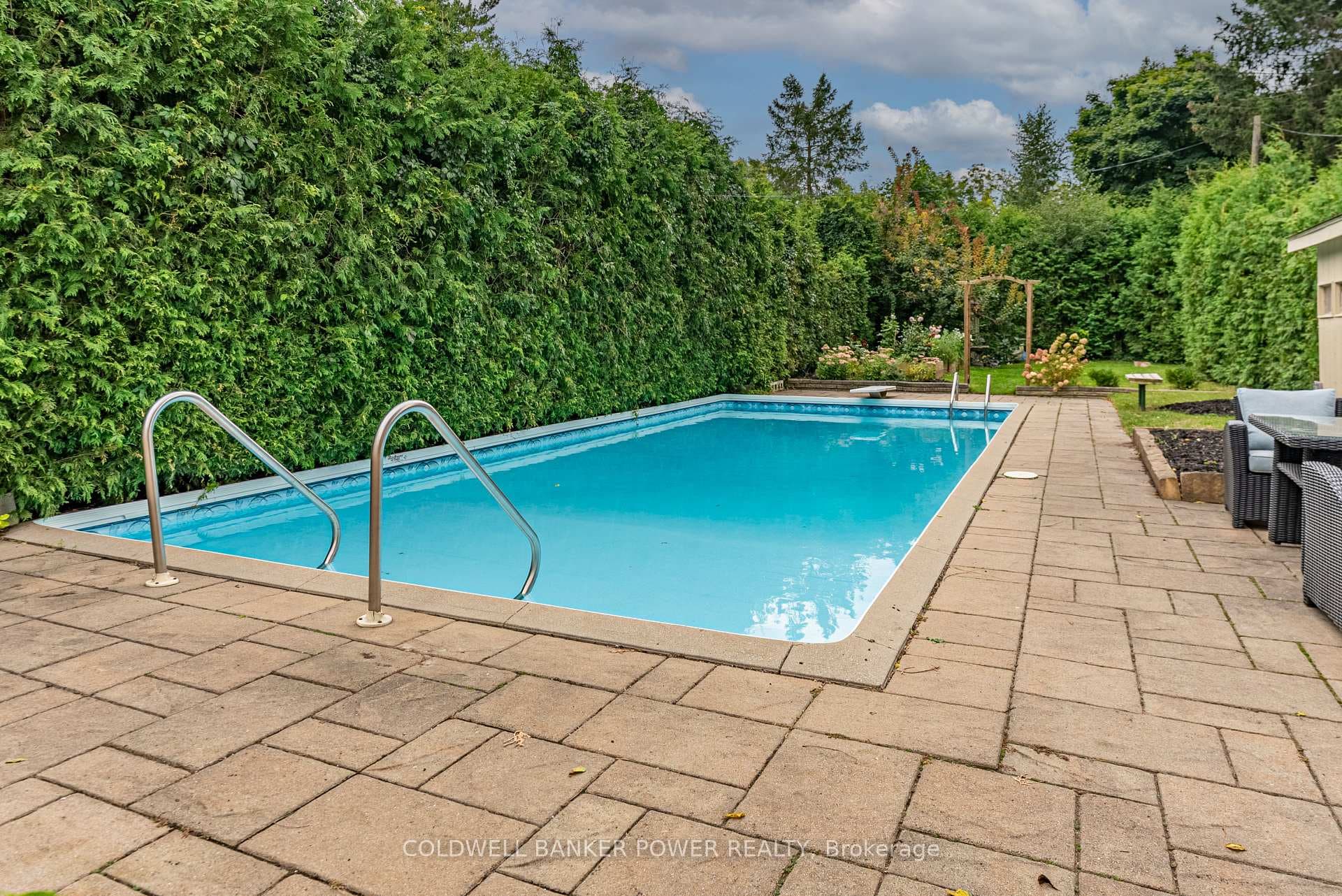 79 DUCHESS Avenue photo 29