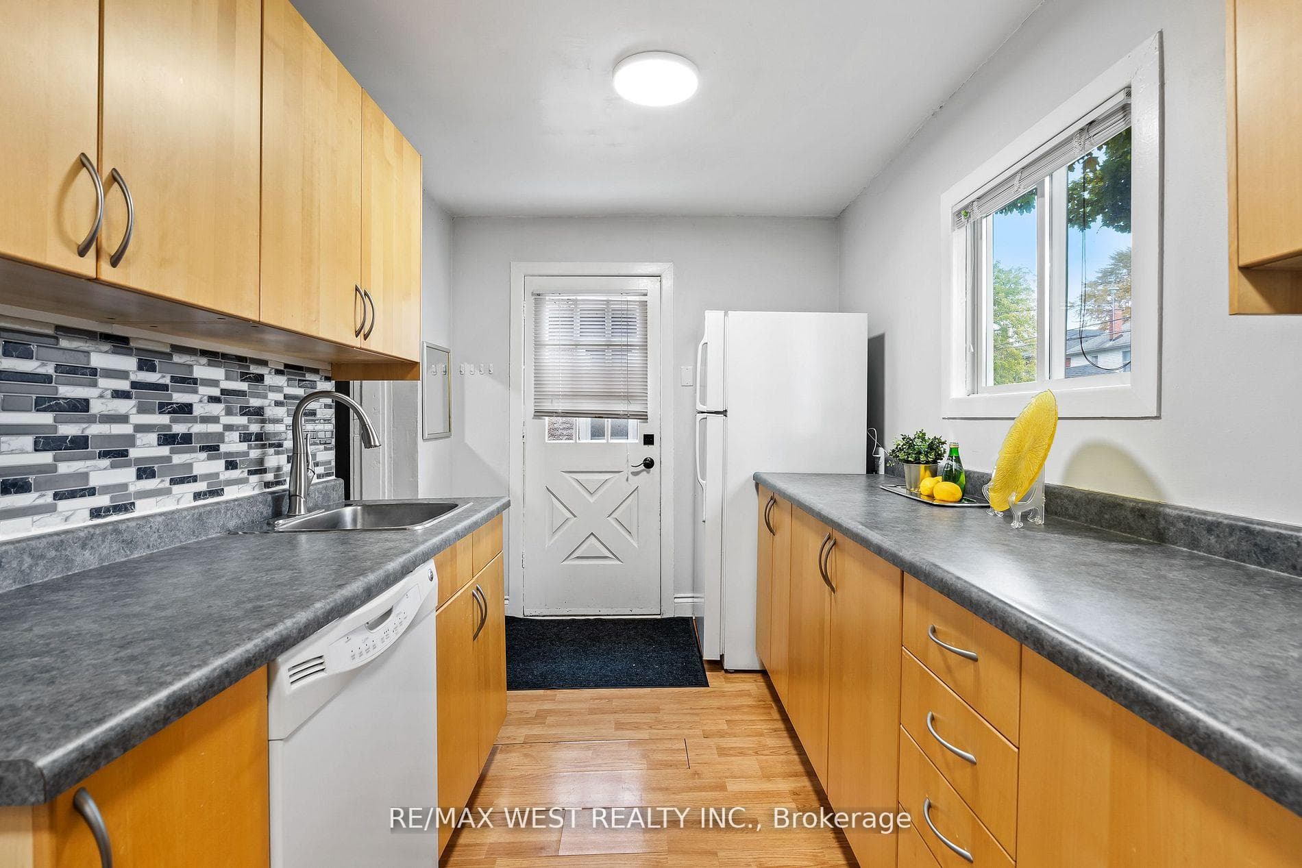 50 Lowell Avenue photo 14