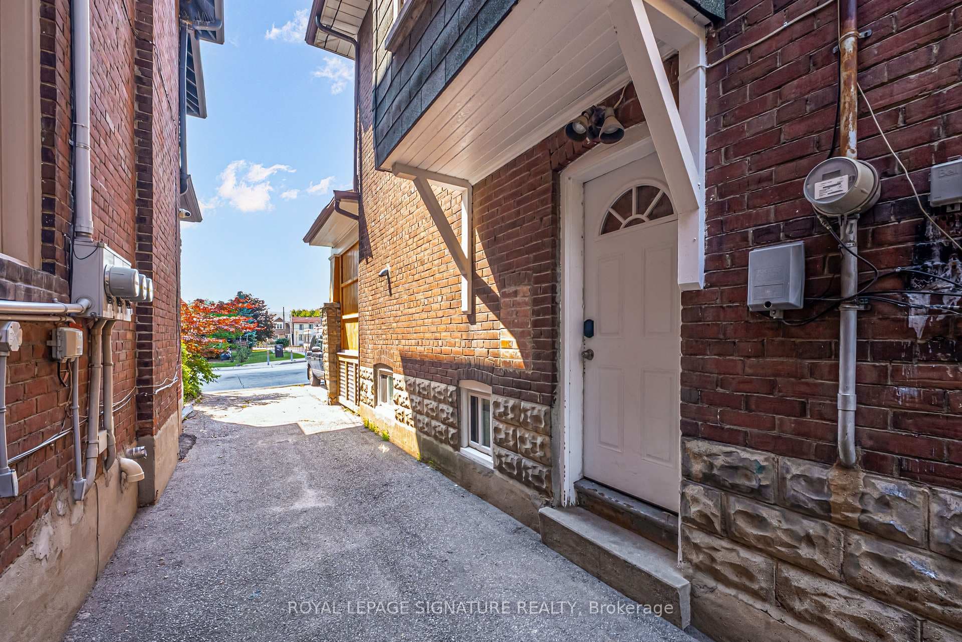 21 Robina Avenue photo 3