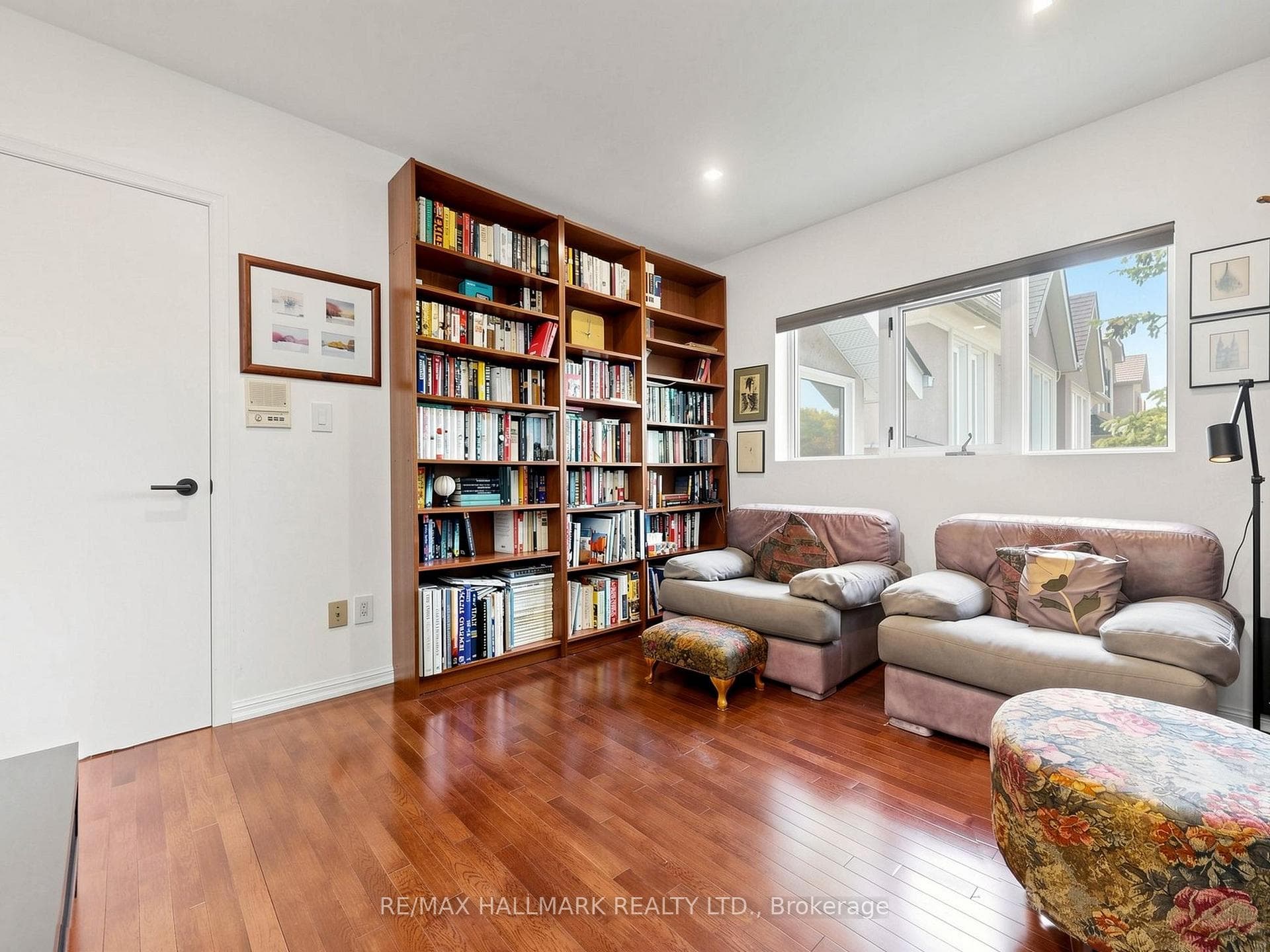 63 St Clements Avenue photo 35