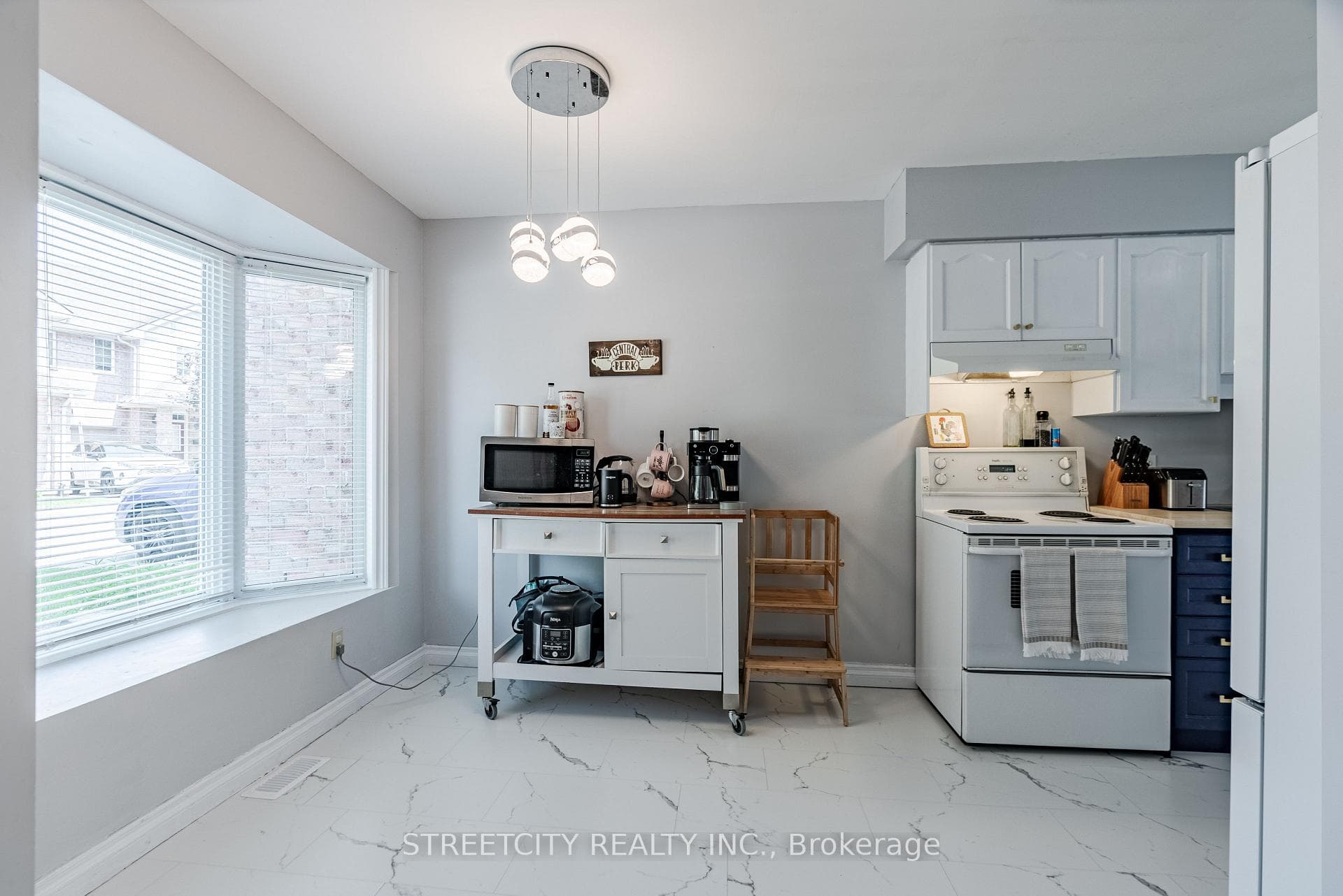 9 AILSA Place Unit 55 photo 5