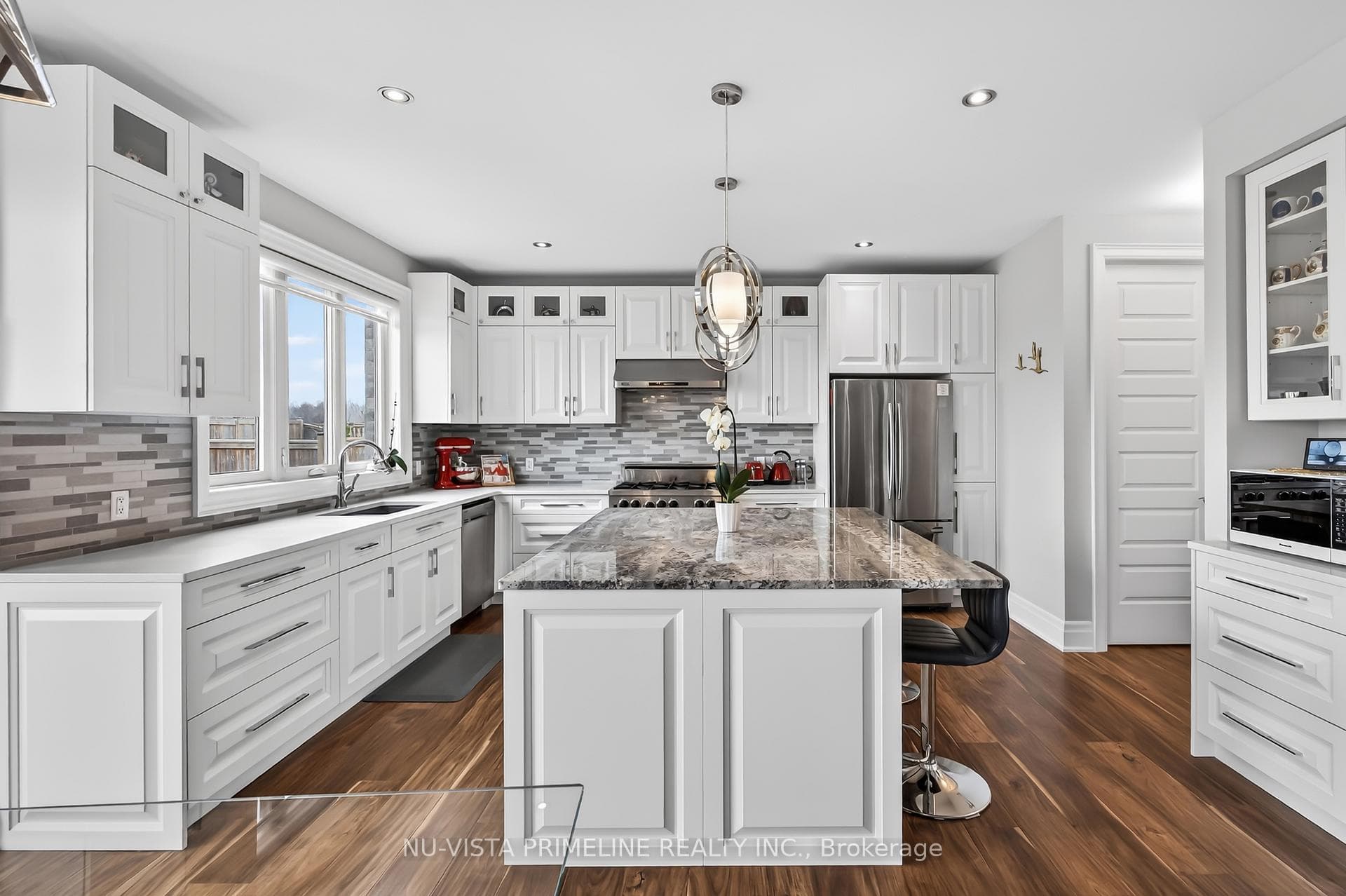 2217 Dauncey Crescent photo 16