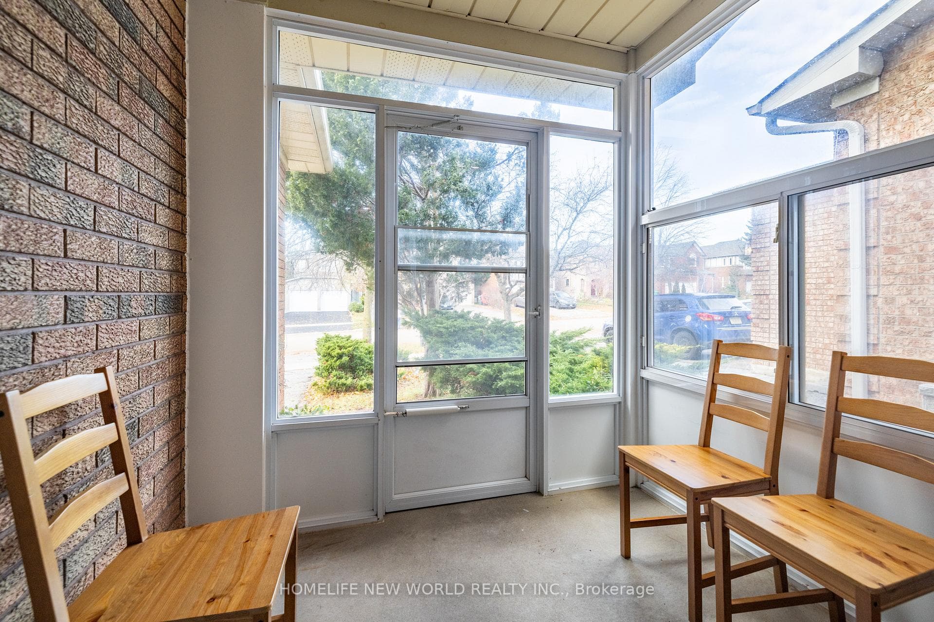5715 Bell Harbour Drive photo 3