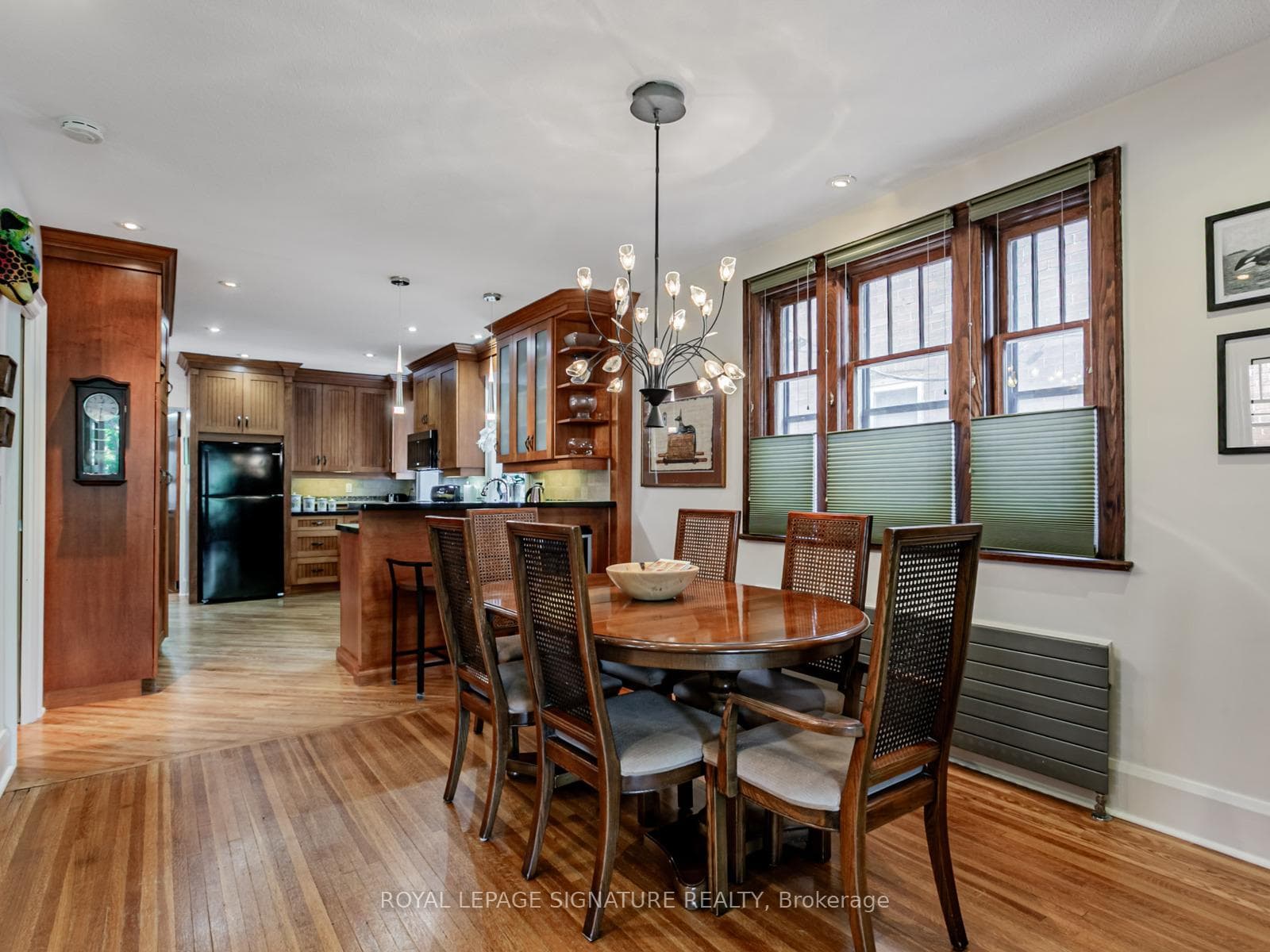 209 Arlington Avenue photo 9