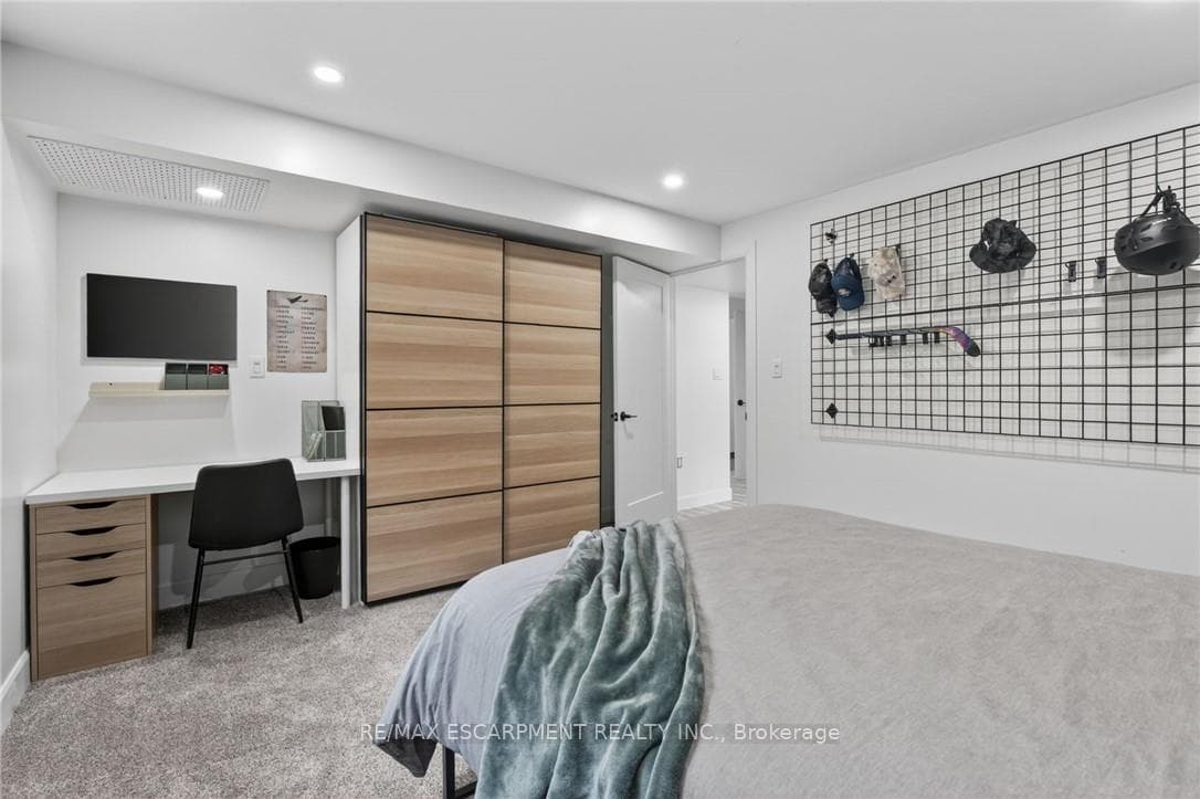 195 VICTORIA Avenue photo 39