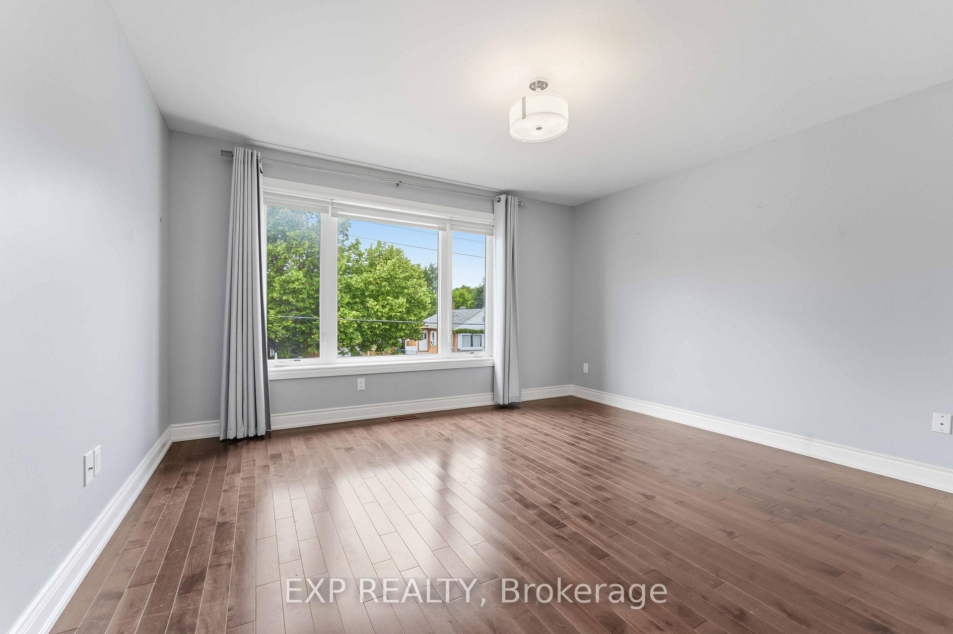 979 Admiral Avenue photo 13