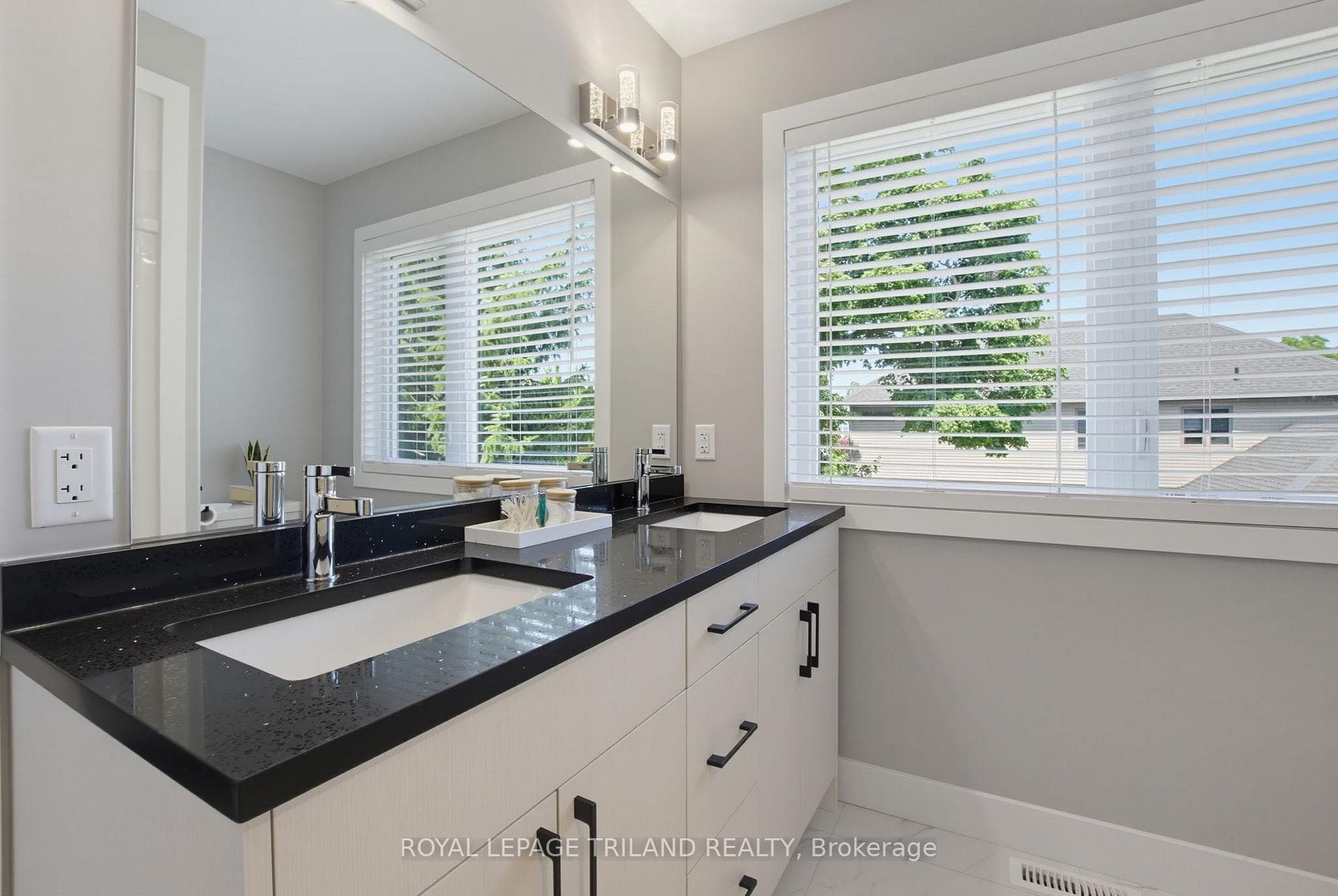 3557 Colonel Talbot Road Unit 14 photo 27