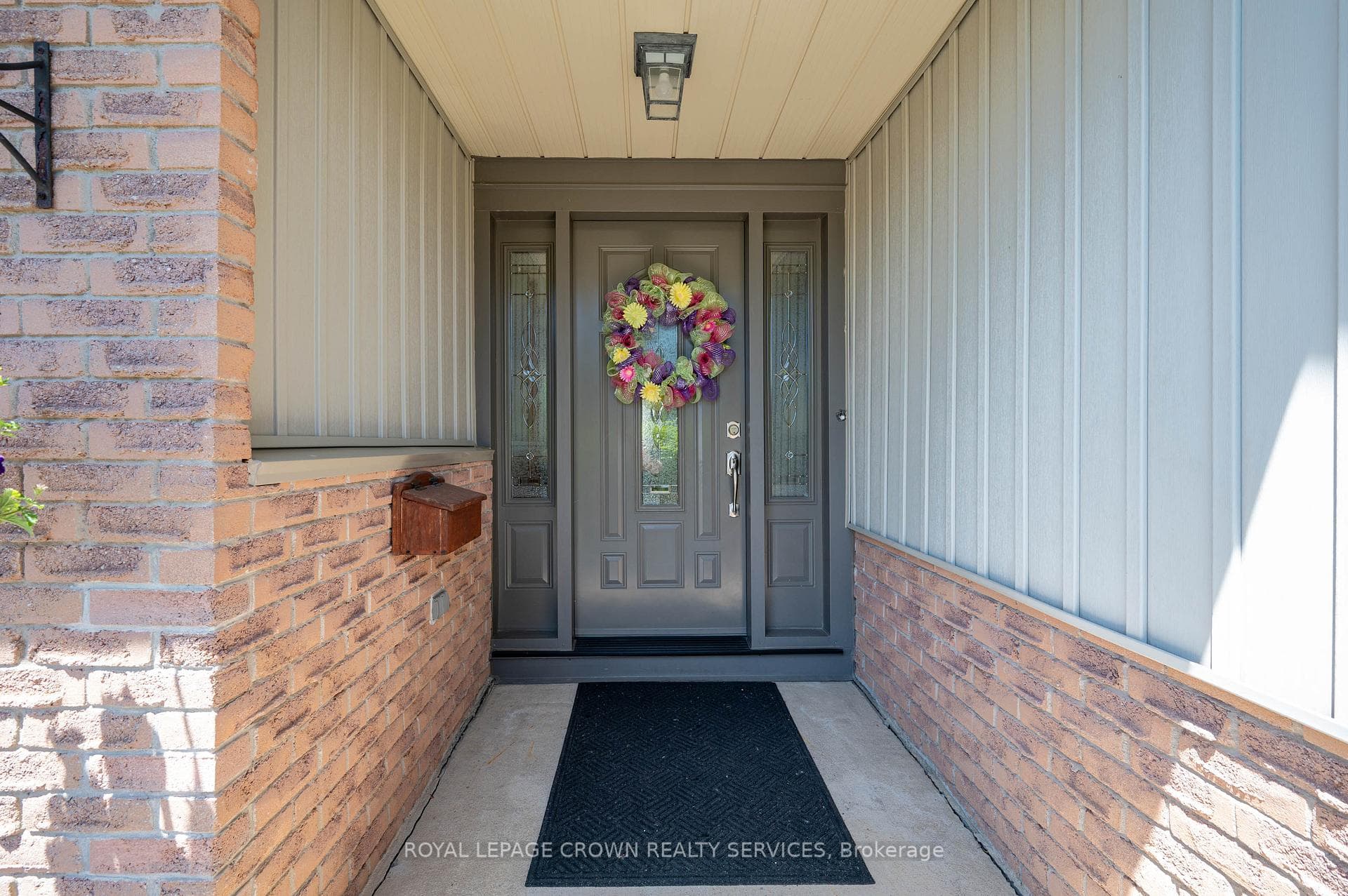 35 Barnicke Drive photo 5
