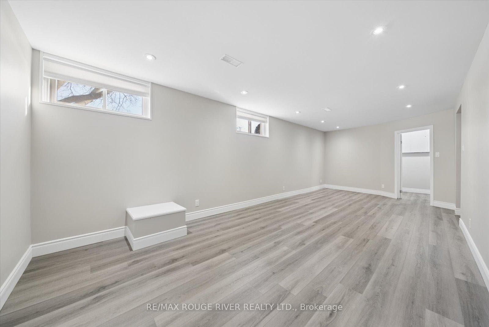 112 Wellington Avenue photo 26
