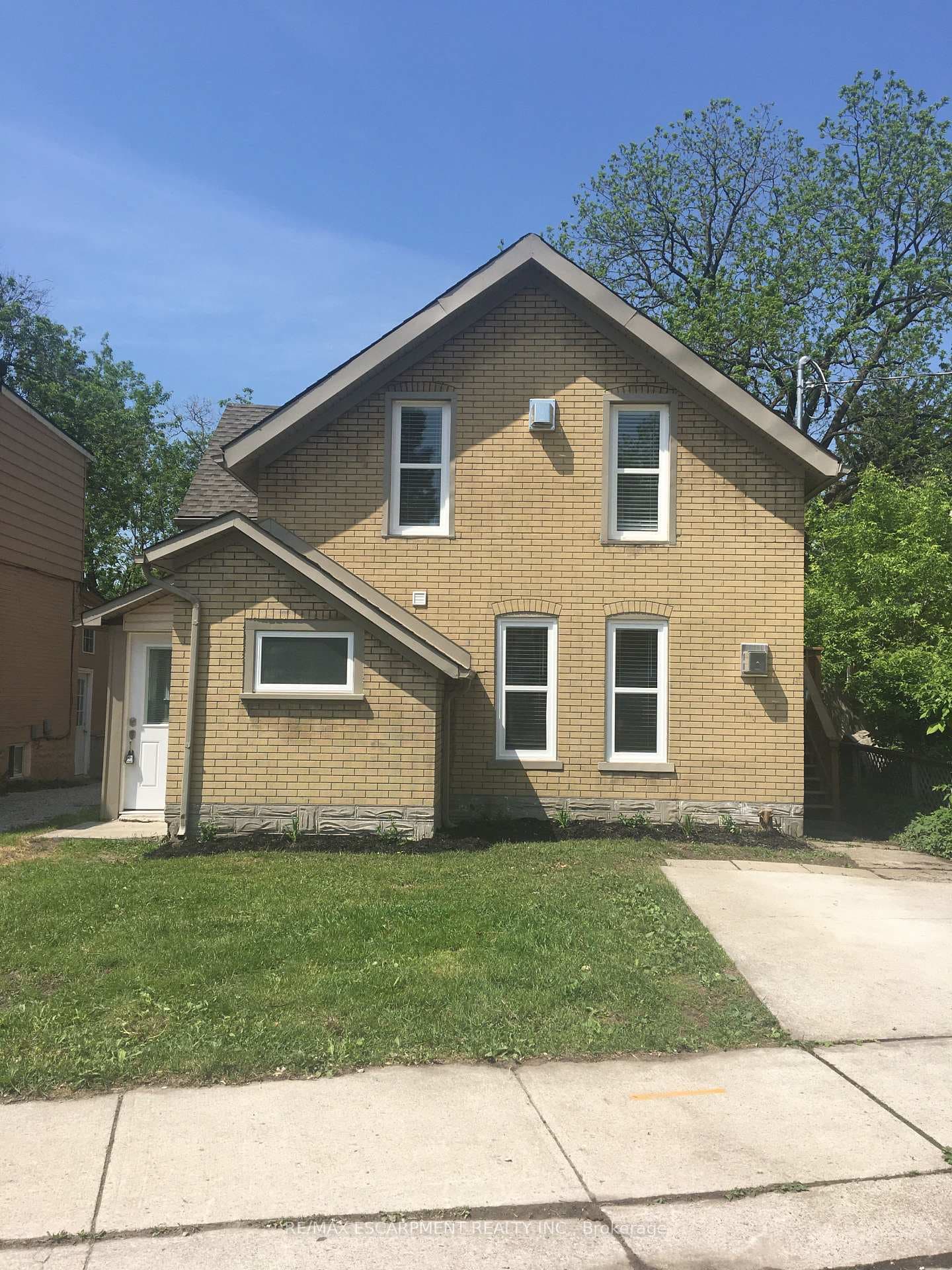 109 Waterloo Street Unit 2 photo 1