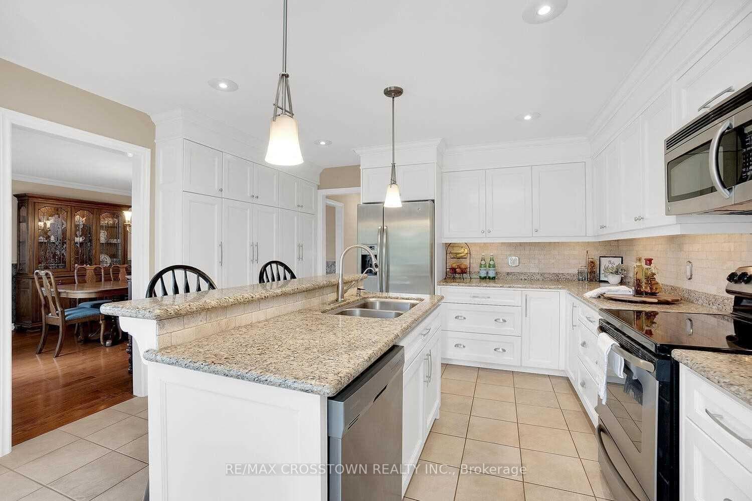 15 Dobson Court photo 12