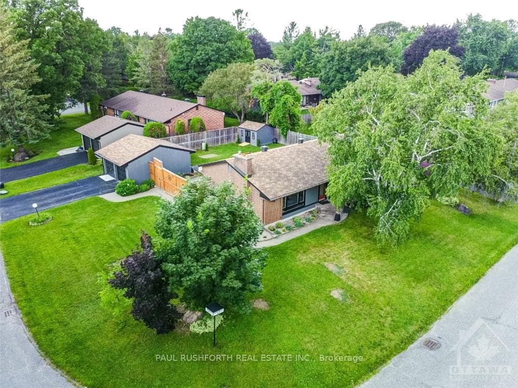 112 PENFIELD Drive photo 30