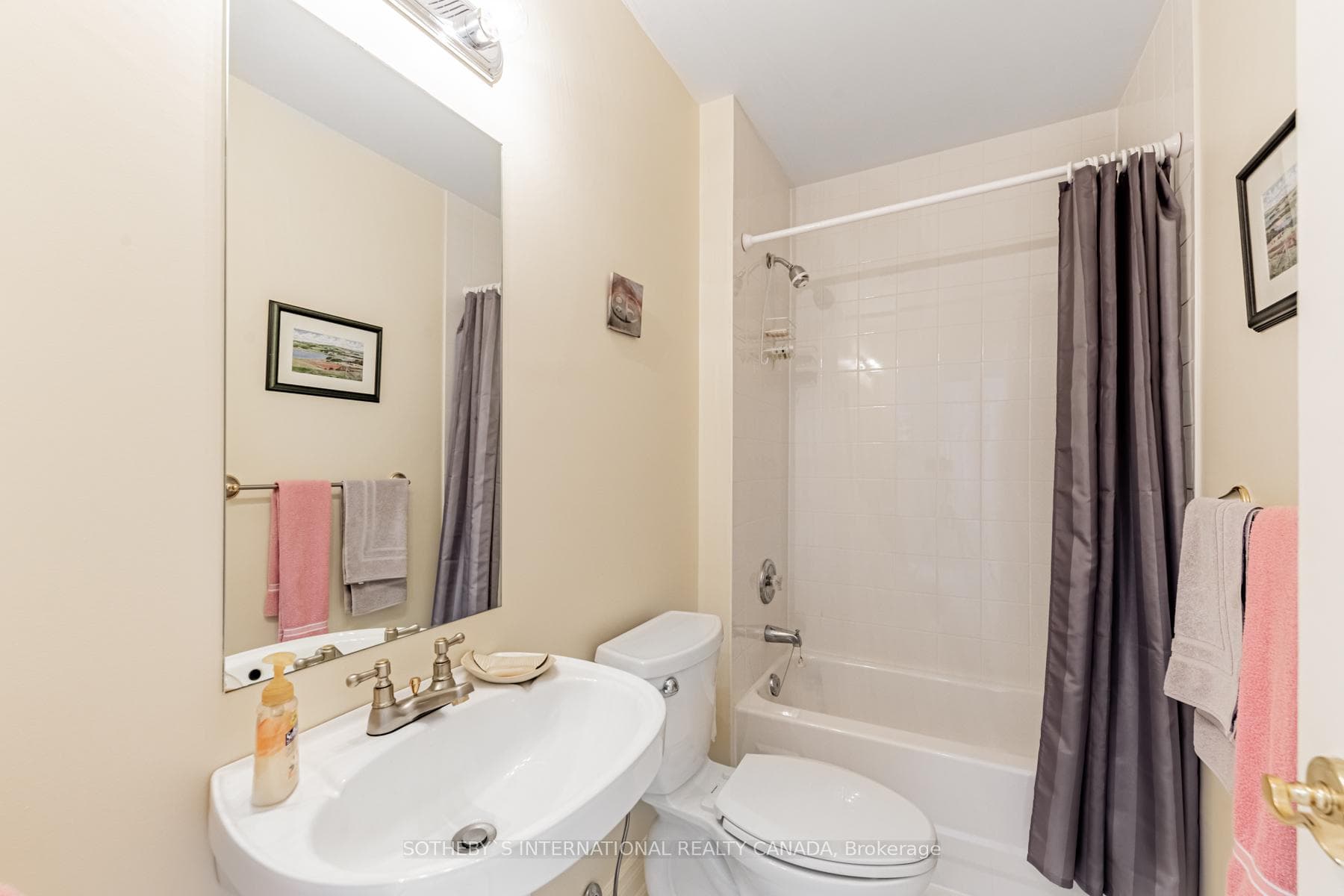 4-piece washroom in lower level