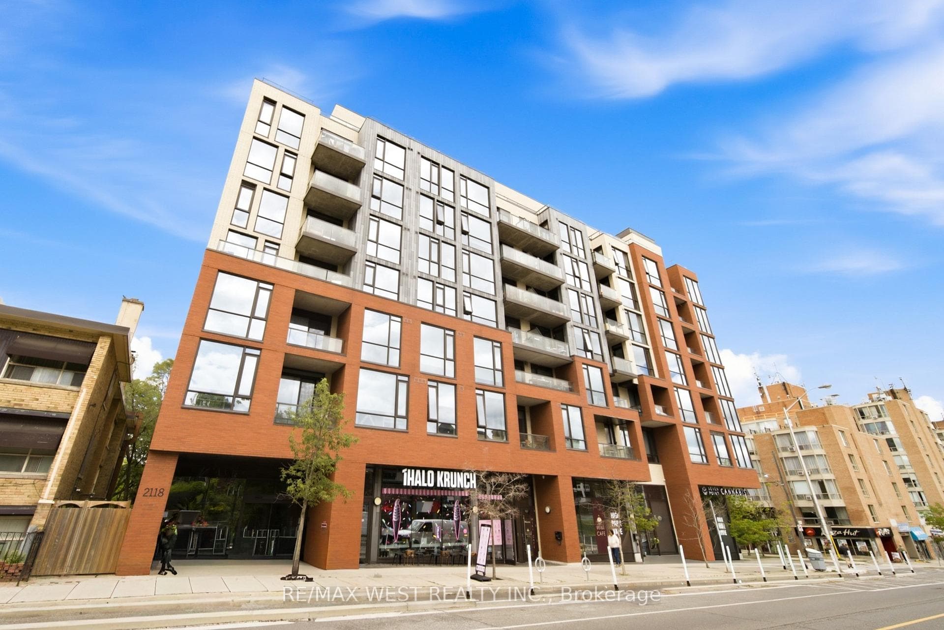 2118 Bloor Street Unit 709 photo 1