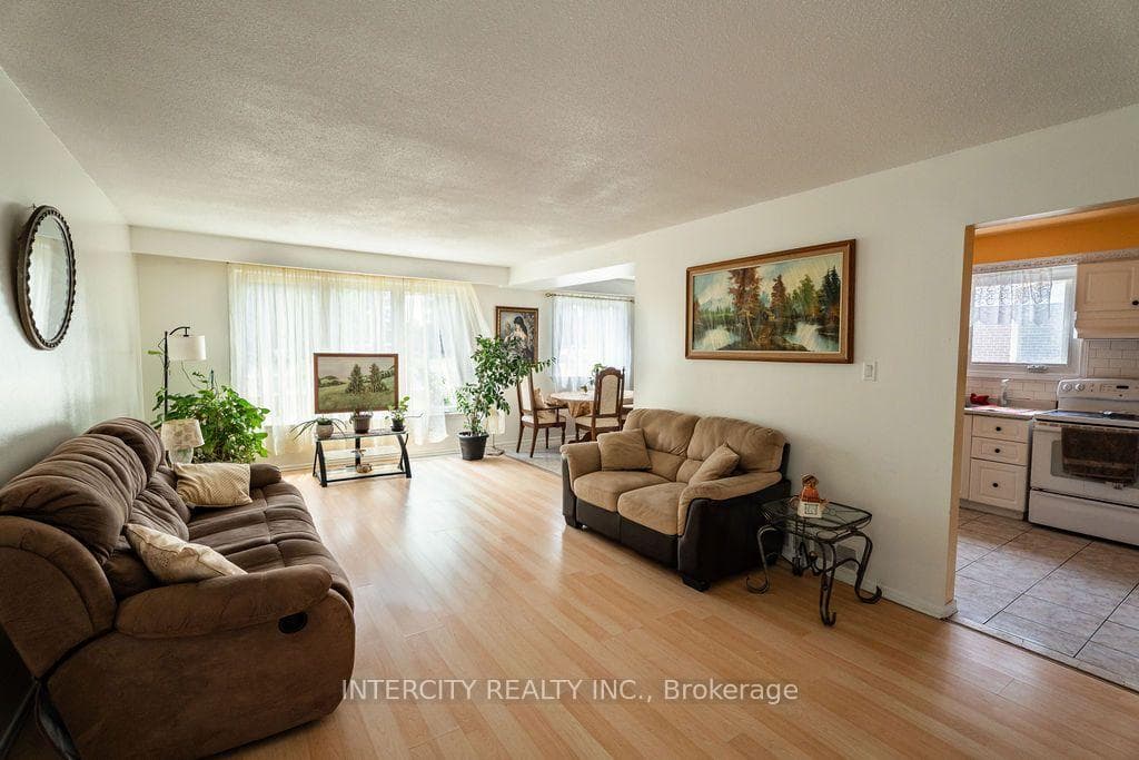 100 Dixon Road photo 6