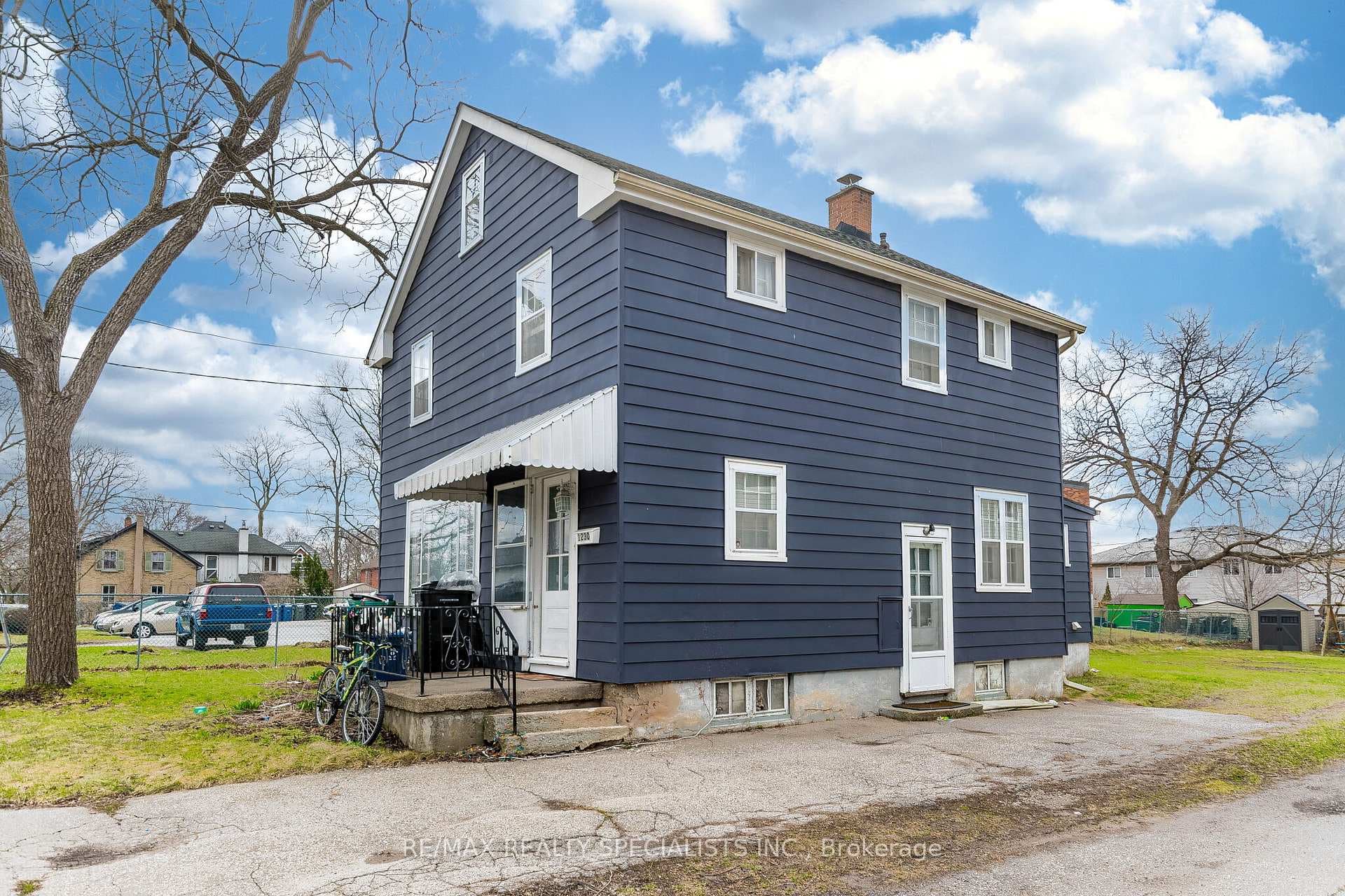 1230 Duke Street photo 4