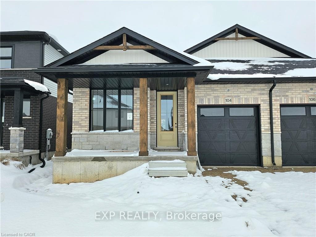 104 Thackeray Way photo 3