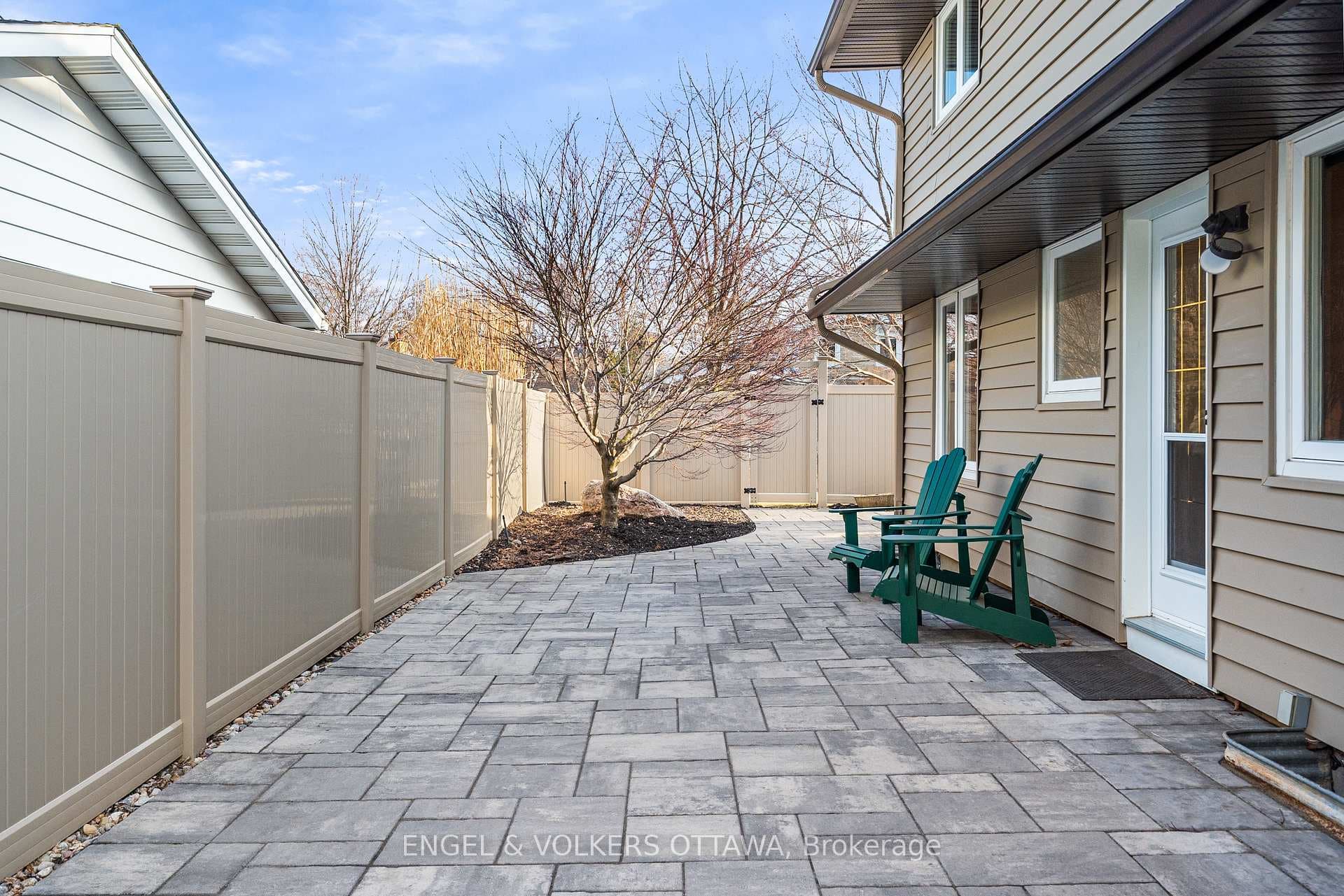 2173 Beaumont Road photo 25