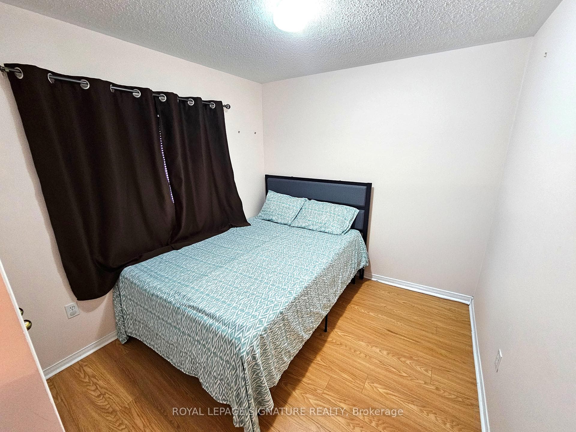 1565 Woodhenge Way photo 20