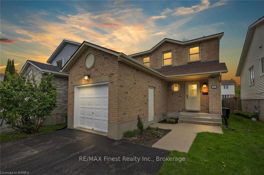 959 KILLARNEY Crescent photo 1