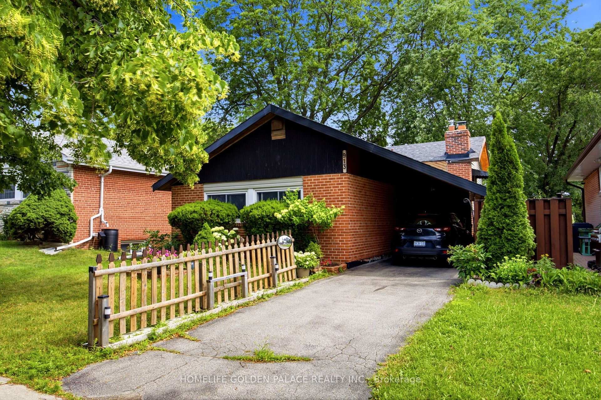 913 Brimorton Drive photo 2